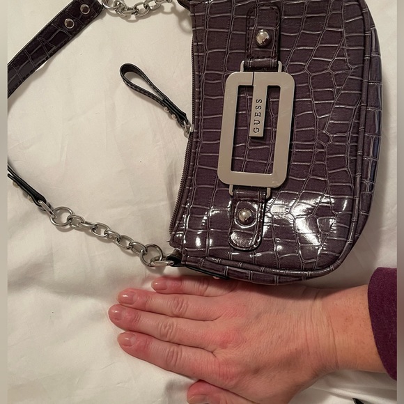 Like New Guess patent leather snake skin club bag/clutch. Purple. Early 2000s - Picture 5 of 5